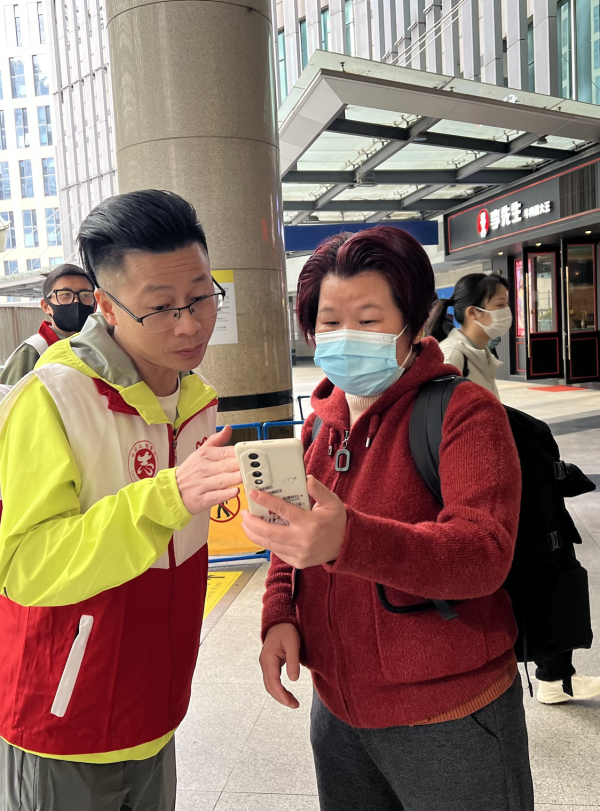 九游体育娱乐网匡助他们快速找到候车区域、检票口-九游体育app官网下载IOS/安卓全站最新版下载